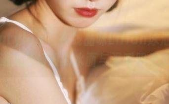 beautyleg – 在线品味Lilian泳池写真，邂逅梦幻般的水面与温暖阳光.txt