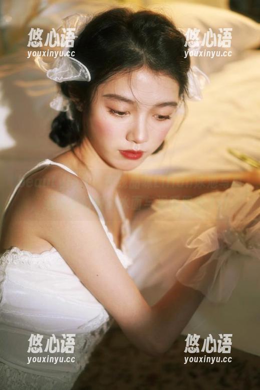 beautyleg - 在线品味Lilian泳池写真，邂逅梦幻般的水面与温暖阳光.txt