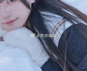 一条白衬衫的奇迹：下载“nyako喵子大魔王”的写真集，感受她的可爱与魅力吧！.txt