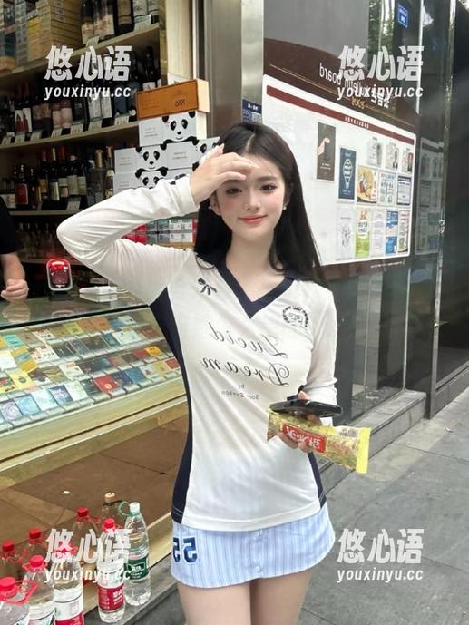 pans - 网盘抢先看！折折裸足写真合集，真想问她怎么想的？.txt