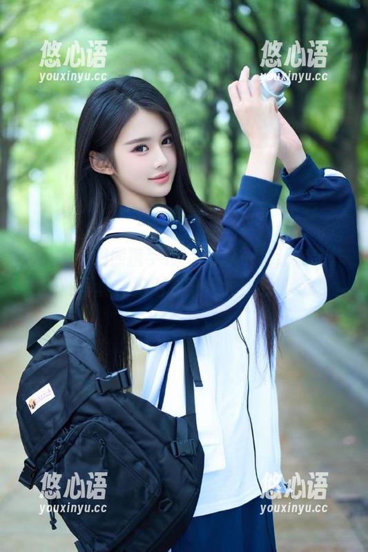 pans-熙熙 pans - 熙熙携手JK,分享一套让你笑炸天的写真,绝对是开怀大作战!.txt