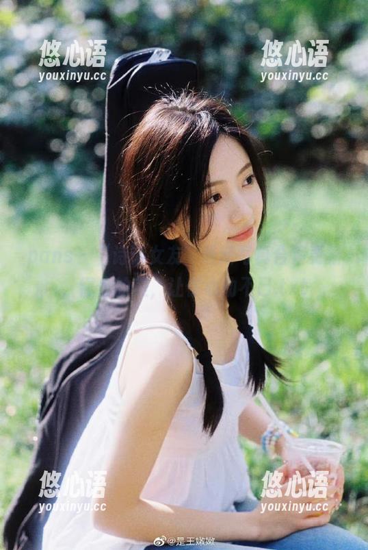 pans - “诗诗女友”最新写真合集更新，懂你的美，让你心动不已.txt