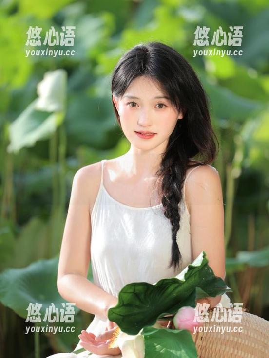 三刀刀miido 探索三刀刀miido的礼服全集,原图揭示她背后的动人故事!.txt