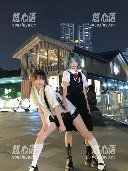 丝慕GIRL - 喵小酱与她的连衣裙，在线美图成为了我的新一天必看！.txt