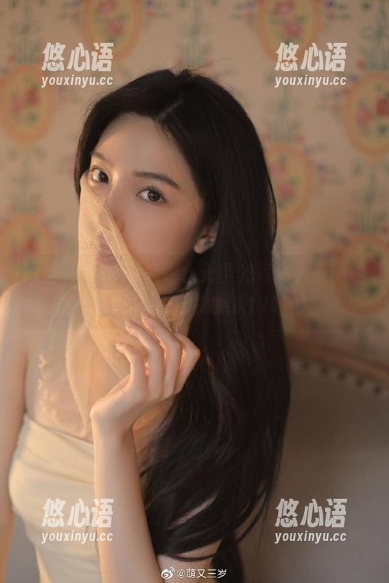 丽柜 - Amily死库水无圣光写真人像，诱惑套图让你心动.txt