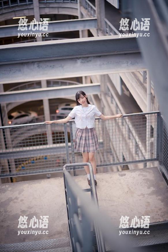 丽柜 - 高清左左夏天写真资源，带你领略青春的无限魅力.txt