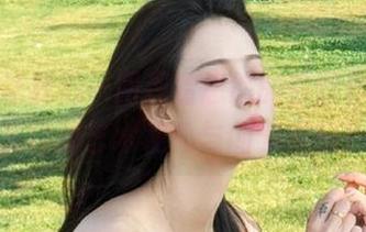 丽柜 – 让我们一同观看悠悠的白丝作品，探索她独特的艺术视角与创意灵感！.txt