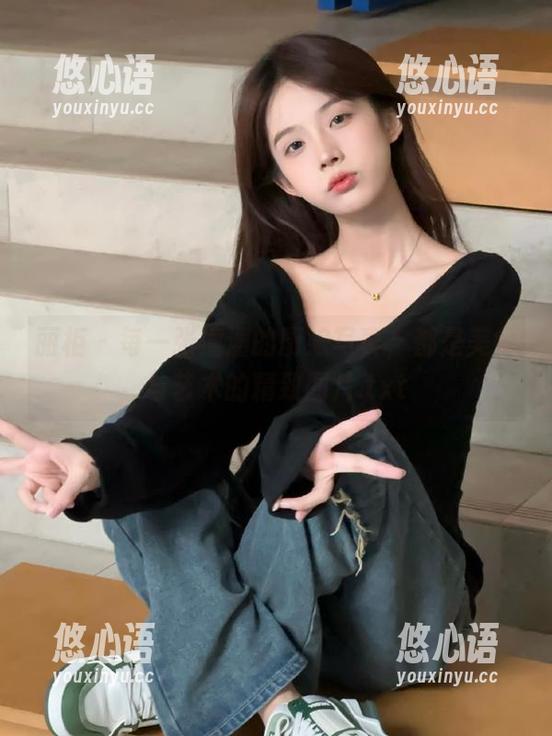 丽柜 - 每一张潼潼的厨娘写真，都是美食与艺术的精致图片.txt