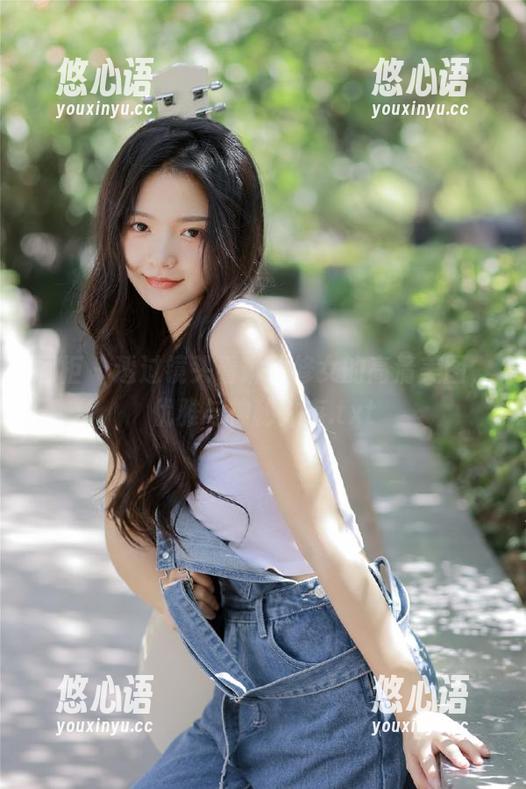 丽柜 - 透过镜头看琳达修女的高清美图，优雅与神秘并存.txt