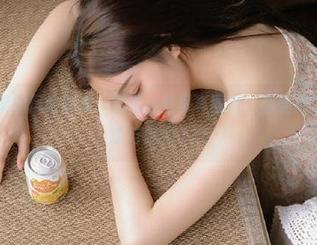 丽柜 – 苏黎的风格解读：透过这些写真图片，感受棉袜的无限创意与魅力.txt