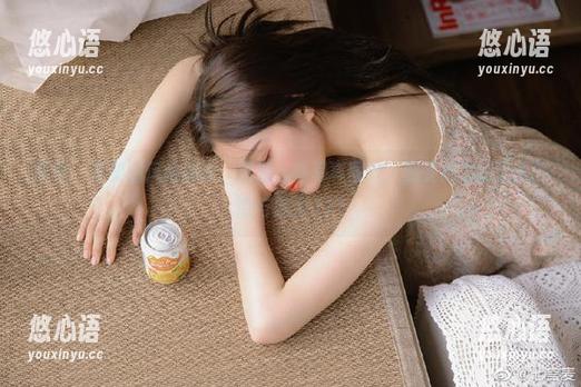 丽柜 - 苏黎的风格解读：透过这些写真图片，感受棉袜的无限创意与魅力.txt