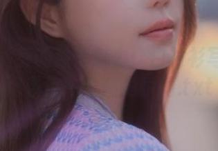 丽柜 – 黄芬的独特魅力：白衬衫写真原图记录每一个精彩瞬间.txt