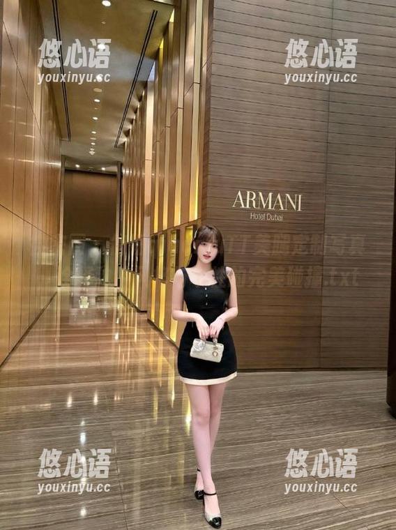 微密圈 - 俏妞qiaoniuTT美腿定制写真，诠释独特风格与个性的完美碰撞.txt