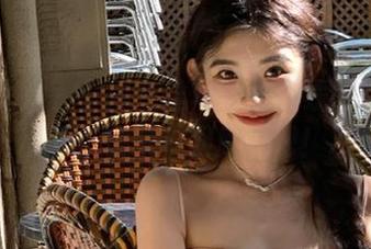 克拉女神 – 小芹灰丝写真在在线平台上新鲜出炉，快来一起欣赏吧！.txt
