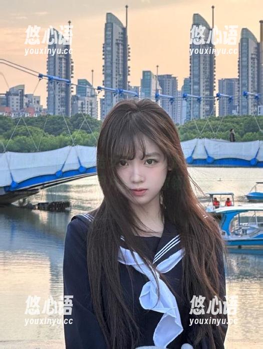 克拉女神 - 汤怡女王：摄人心魄的诱惑，精致写真图片合集带你领略.txt