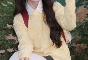 克拉女神 – “盈盈眼镜”写真：无圣光的美图让你领略不一样的魅力.txt