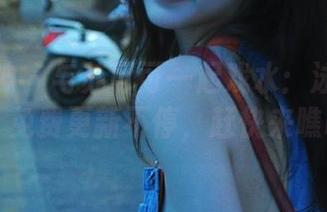 克拉女神 – 与苏可可一起戏水：泳池写真合集，免费更新不停，赶快来瞧瞧.txt