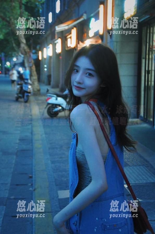 克拉女神 - 与苏可可一起戏水：泳池写真合集，免费更新不停，赶快来瞧瞧.txt