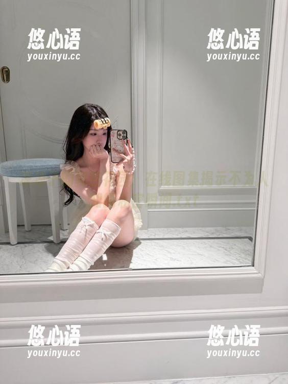 凉凉子 凉凉子的秘密花园:在线图集揭示不为人知的私密瞬间.txt