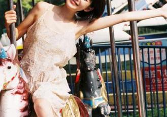 初夏女神 – 心累了就来看看“点点白丝”的写真合集，网盘内藏万千风情.txt
