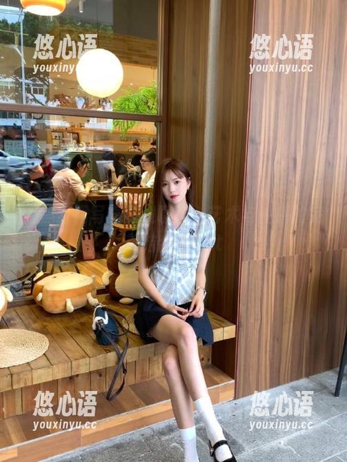 南鸽红裙写真在线曝光，艺术与性感的完美结合！.txt