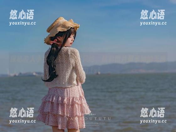 探秘咬人小小兔校园COS风格，精彩图片展示她的无限魅力.txt