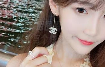 啾小妍黑白写真原图福利：细腻展现她的优雅与个性之美.txt