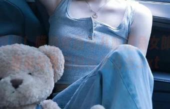 最新图册！喵糖映画与八重樱兔女郎探索甜美与性感的完美结合.txt