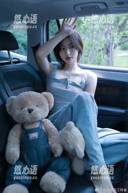 最新图册！喵糖映画与八重樱兔女郎探索甜美与性感的完美结合.txt