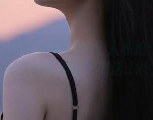 嗲囡囡 – 陈雅漫VICKY个人私拍：纯白世界中的唯美图片对话.txt
