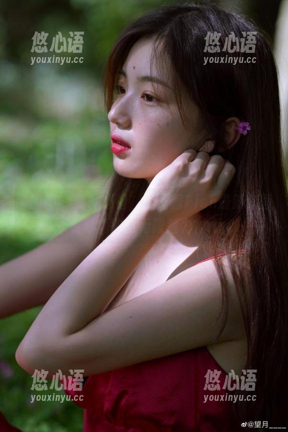 嗲囡囡 - 夏季必看，鱼子酱Fish最新套图泳衣写真散发无限魅力！.txt