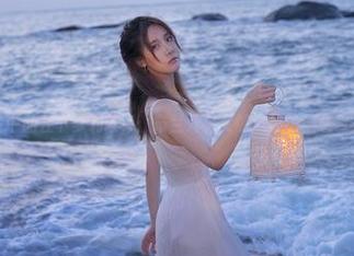 私房照片中的在下萝莉控ii：布兰儿兔女郎风格的创意与美感.txt