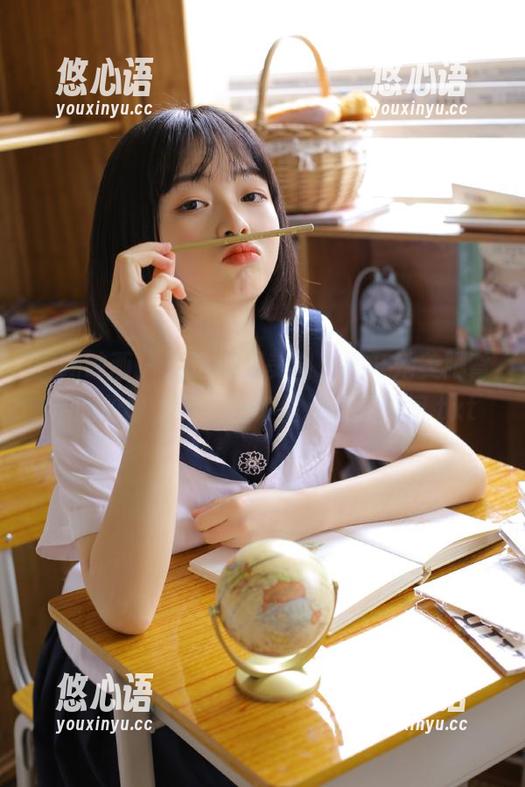 壹吻映画 - 精选小雪美图，揭开她美脚背后的故事，完美图集呈现动人瞬间.txt