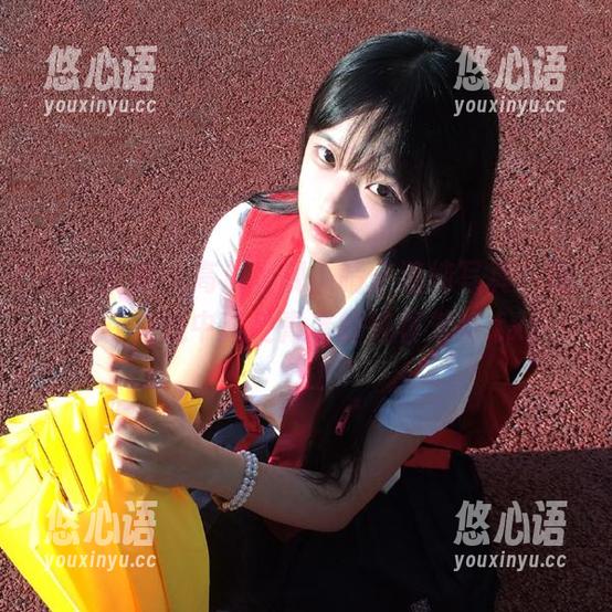 头条女神 - 高清呈现小晴子清纯写真，让你在在线中感受青春的纯真芳香.txt