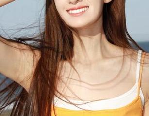 头条女神 – 分享穆菲菲的比基尼图片，笑看身材，有趣的自嘲之路.txt