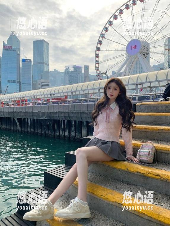 头条女神 - 发掘牛仔裤的魅力：蔡老师在线图集带你进入时尚新世界.txt
