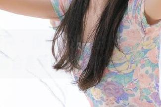 头条女神 – 探索语溪的白色世界：高清写真合集带你感受纯净之美.txt