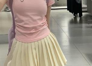 头条女神 – 陈亦菲毛衣写真特辑：无圣光下呈现的秋冬柔情与清新气息.txt