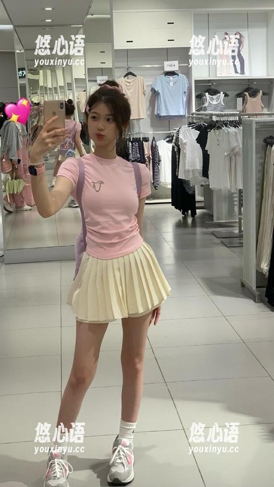 头条女神-陈亦菲 头条女神 - 陈亦菲毛衣写真特辑:无圣光下呈现的秋冬柔情与清新气息.txt
