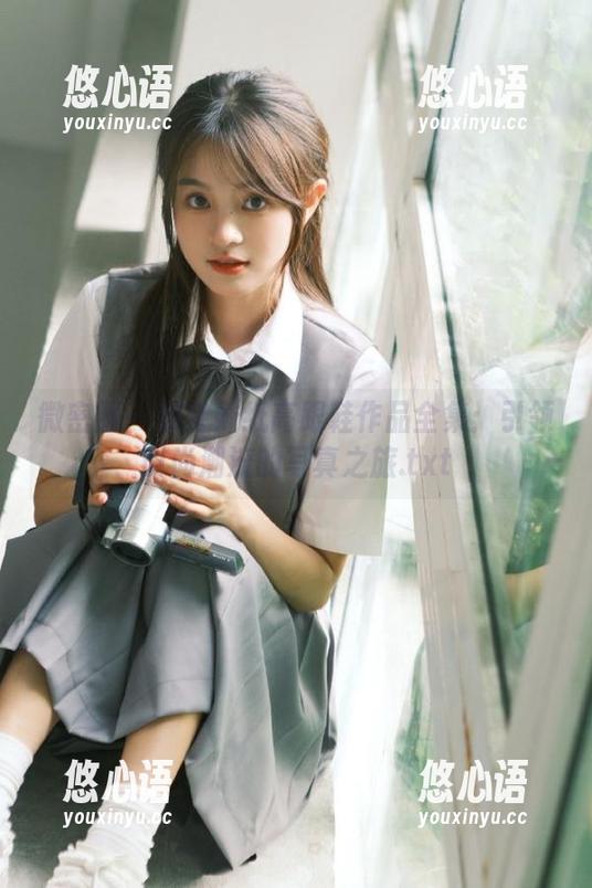 微密圈 - 奶宝妹纸高跟鞋作品全集：引领时尚潮流的写真之旅.txt