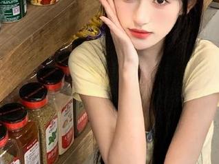 妖精社 – 大雯子全新最新图集上线，捕捉美脚瞬间的动人魅力.txt