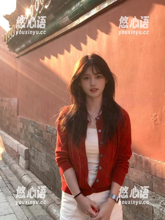 探索姜仁卿(강인경)最新写真，感受她美腿背后的动人故事！.txt