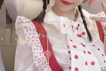 不可错过的小女巫露娜秘书装精美合集，带你分享时尚魅力.txt