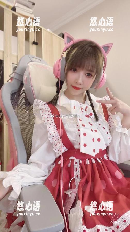 小女巫露娜 不可错过的小女巫露娜秘书装精美合集,带你分享时尚魅力.txt