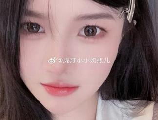 免费分享“小小奶瓶儿”眼镜作品，不容错过的创意摄影之旅等你来参与！.txt