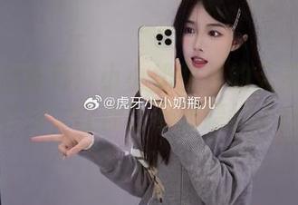 暑期特别推荐：小小奶瓶儿的无圣光夏天套图，让你目不转睛！.txt