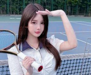 小小奶瓶儿最新图集：白开水毛衣定制版带来的温馨时光.txt