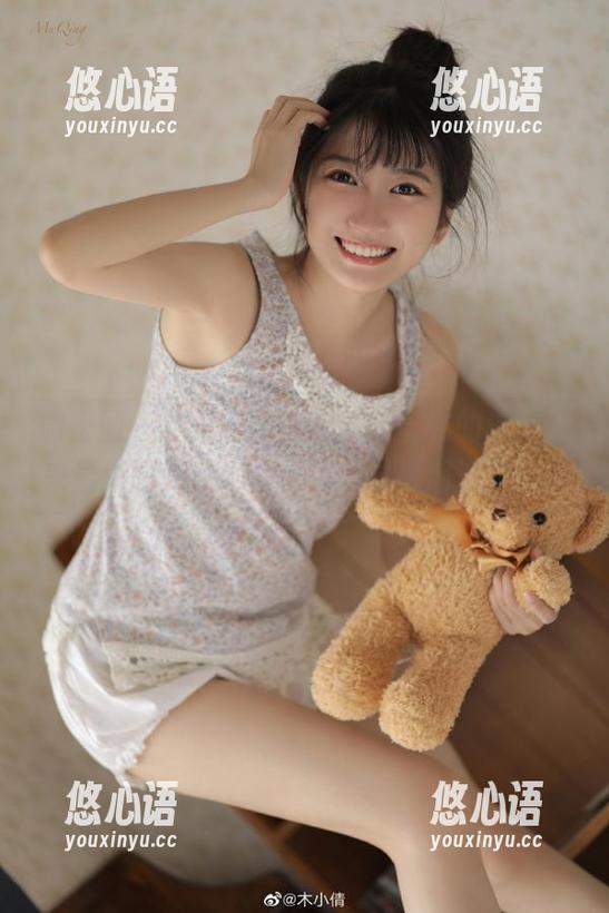 微密圈 - 小玉吃果冻和紫色上衣的浪漫，来最新图库看她如何引领时尚潮流！.txt