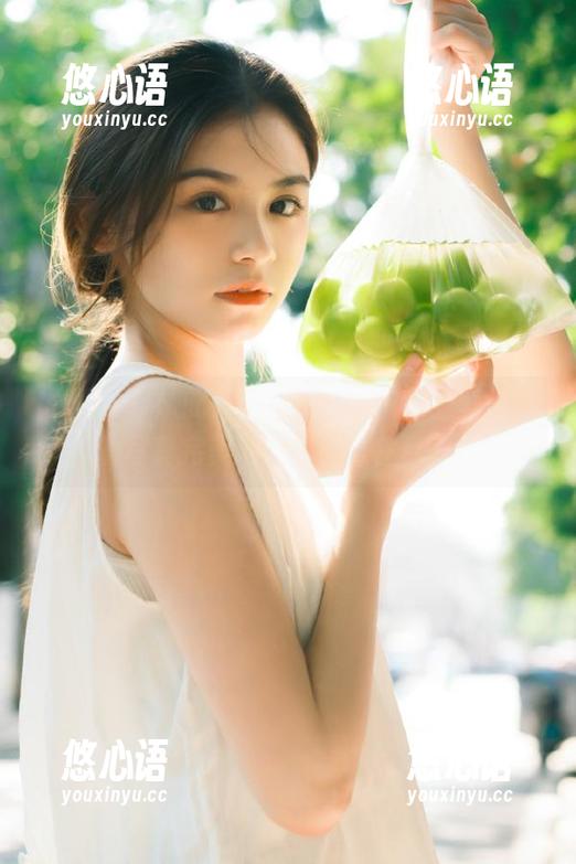 尤果网 - 从此只爱Wendy甜心，壁纸中的写真完美演绎甜蜜人生！.txt