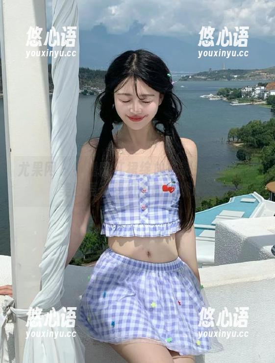 尤果网-小潘鼠 尤果网 - 小潘鼠红裙绽放在镜头前:高清美图展现梦幻般的妩媚.txt